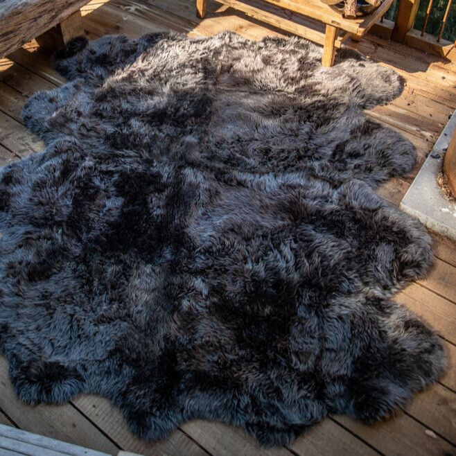 New Zealand Sheepskin | Long Wool | Rug 71x84 in Black