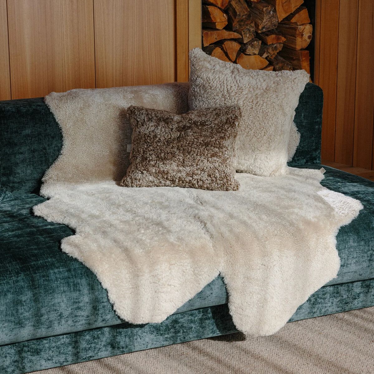 Quadruple Sheepskin Rug | New Zealand | Short Wool Curly Pearl
