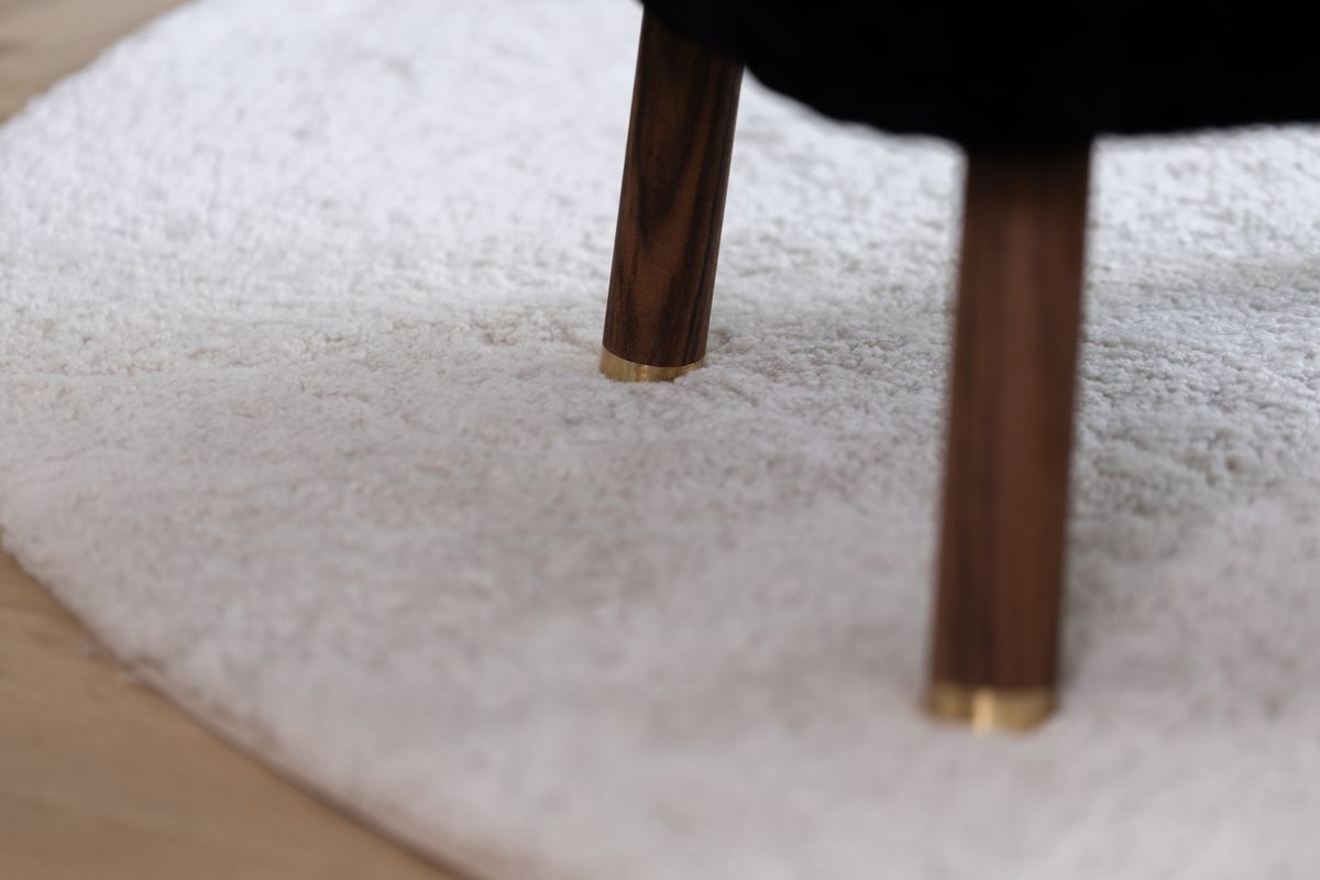 Short Wool Curly Sheepskin Design Rug | ø140 cm