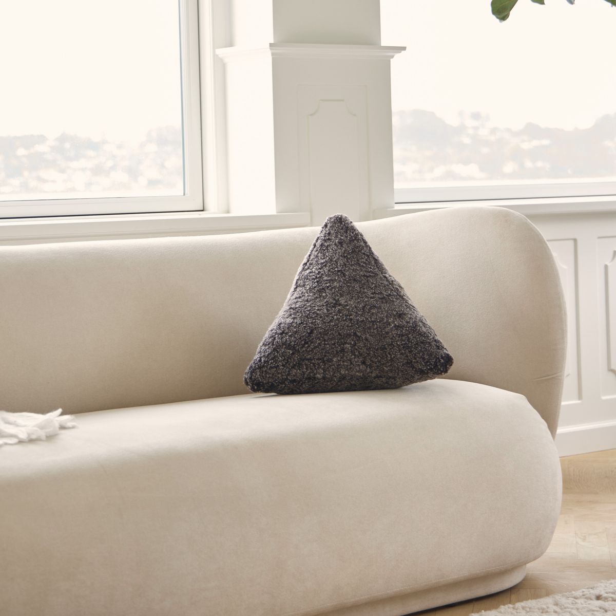 Hematite Cushion Anthracite