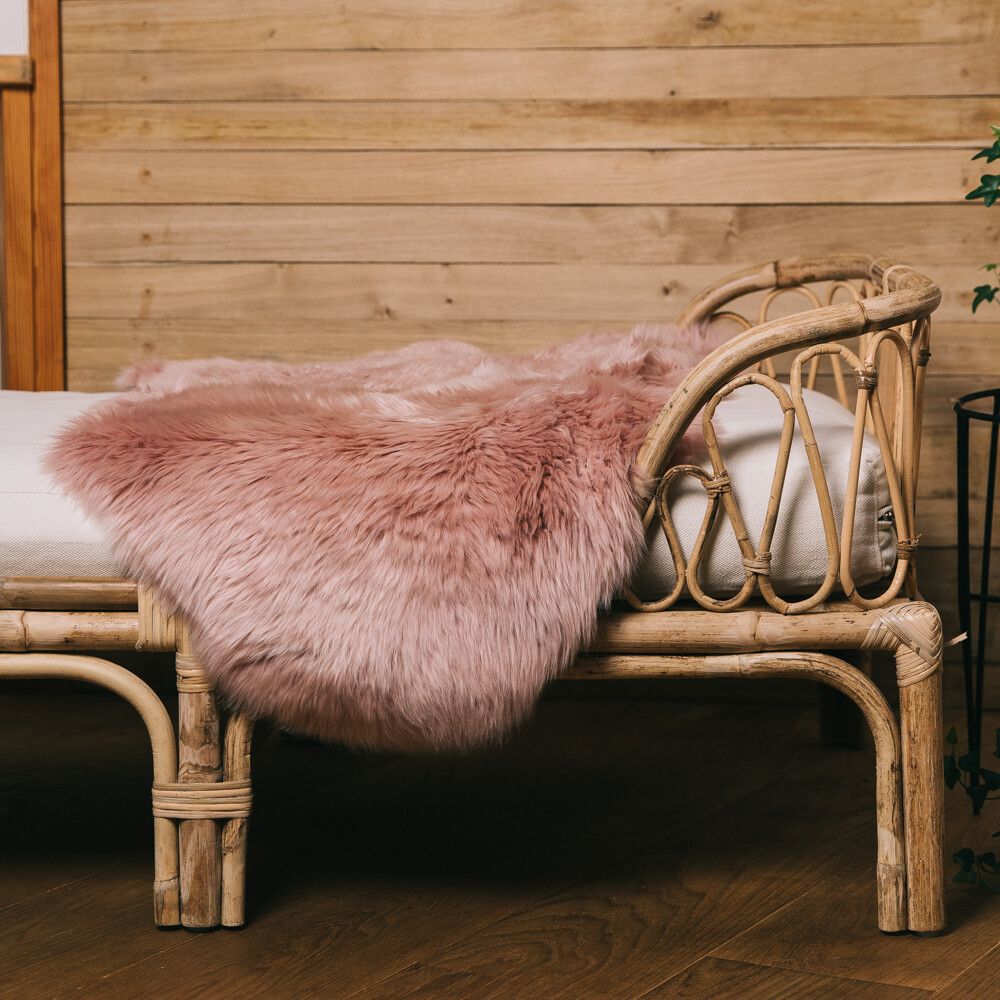 New Zealand Sheepskin | Long Wool | 39 in Rosa
