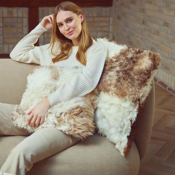 Tigrado Lamb Cushion | Doublesided  Black/White Mix