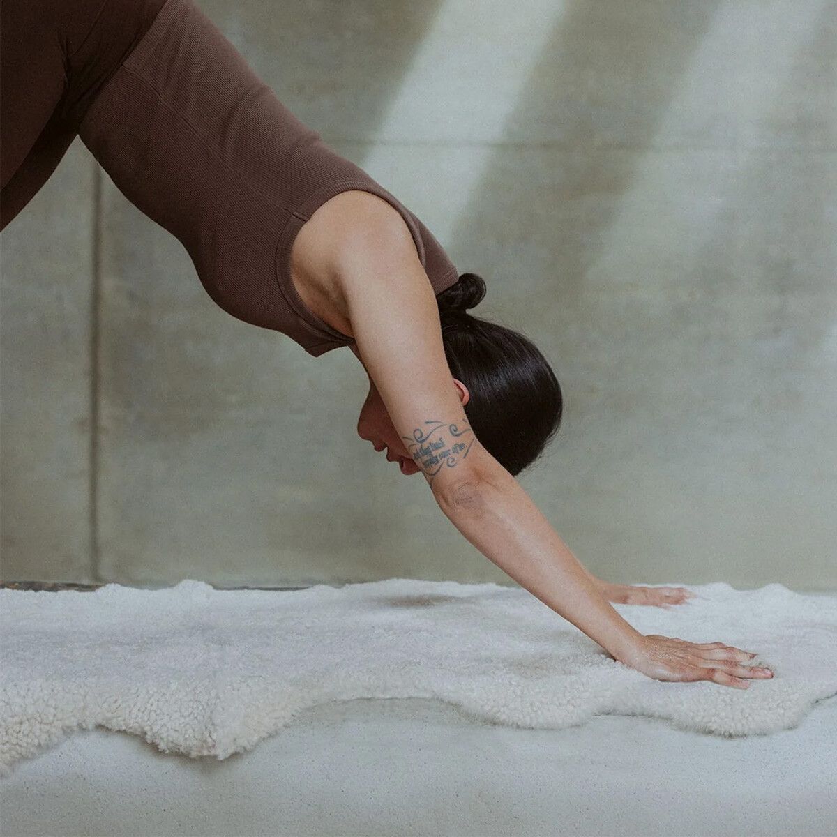 Double Sheepskin Rug | New Zealand | Short Wool curly Taupe