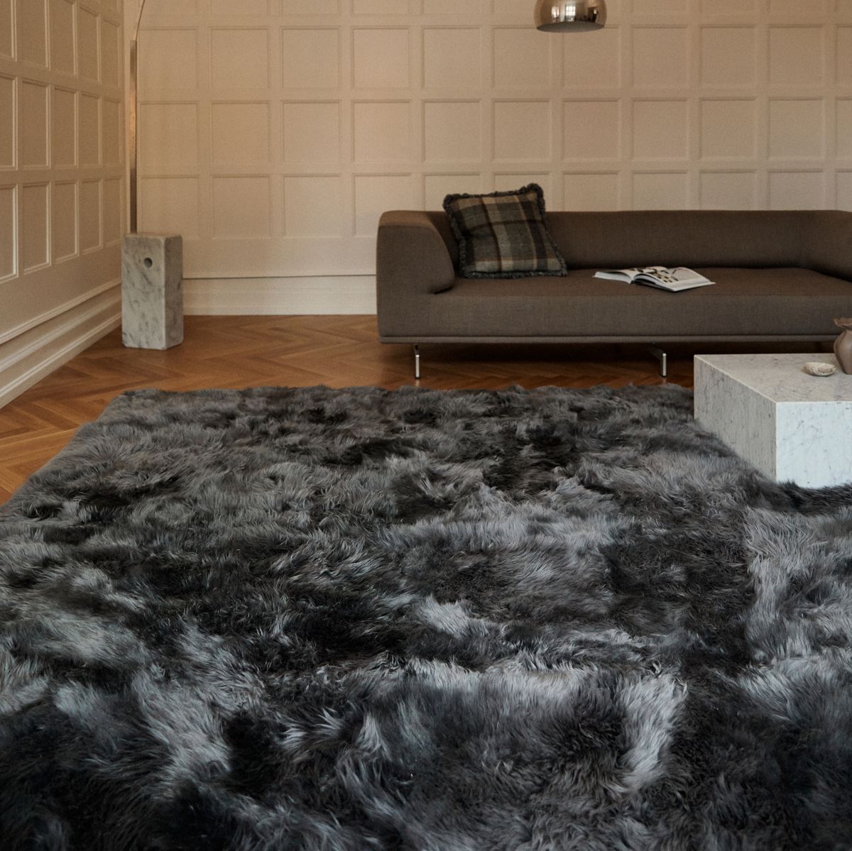 Long Wool Sheepskin Design Rug Black
