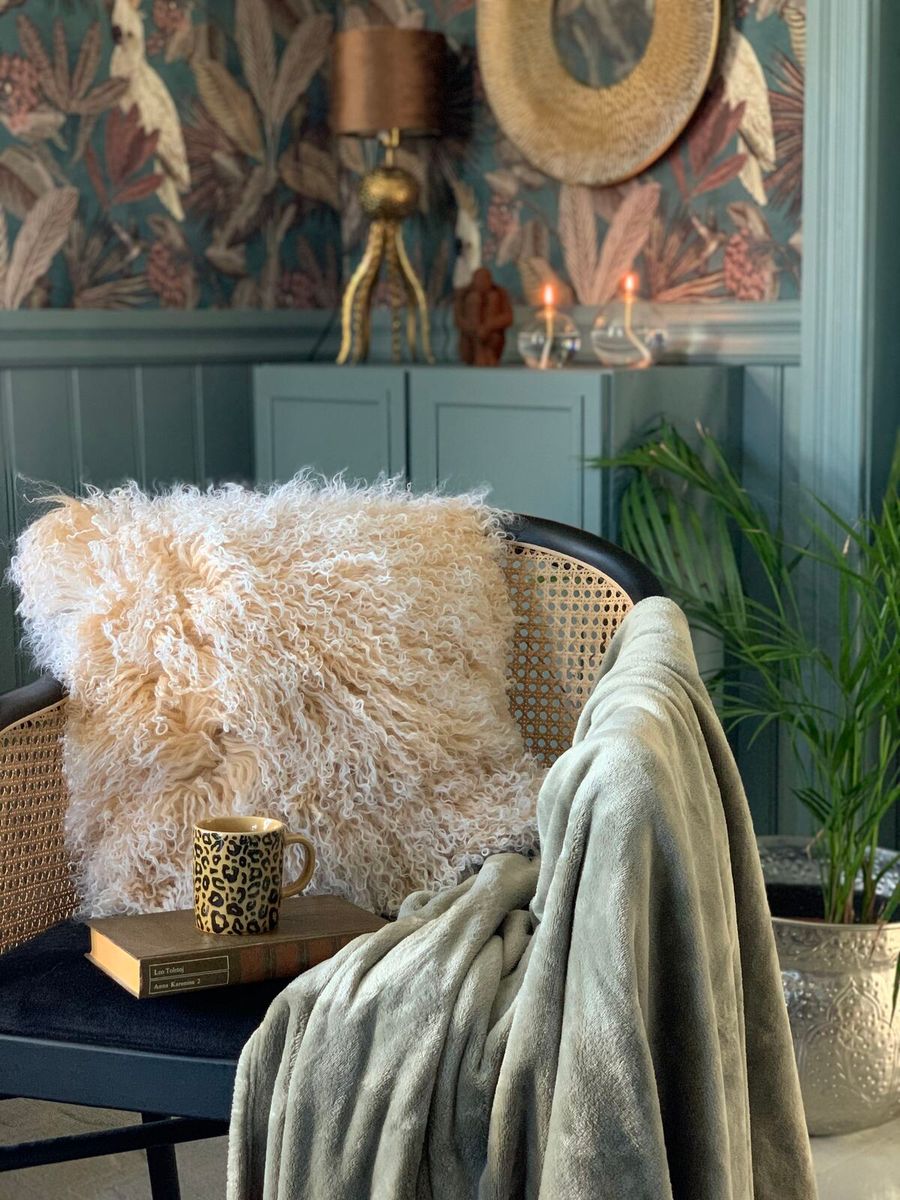 Sheepskin Cushion | Tibet | 16x16 in Arctic Sunrise