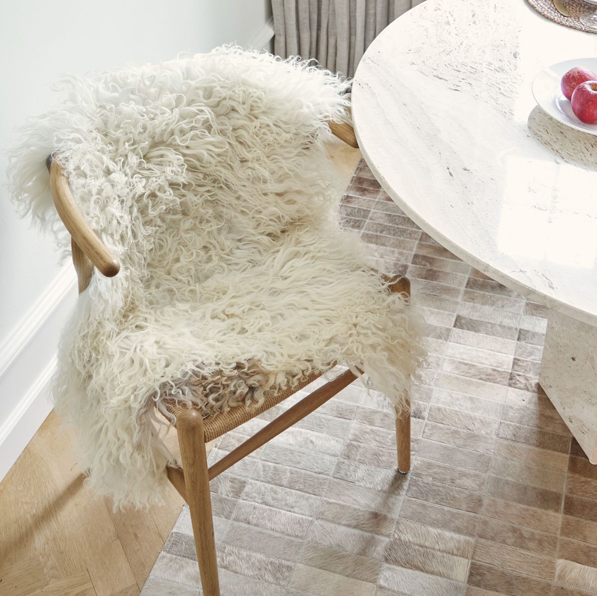 Curly Sheepskin | Austria | Natural Colors | 35 in Blacky