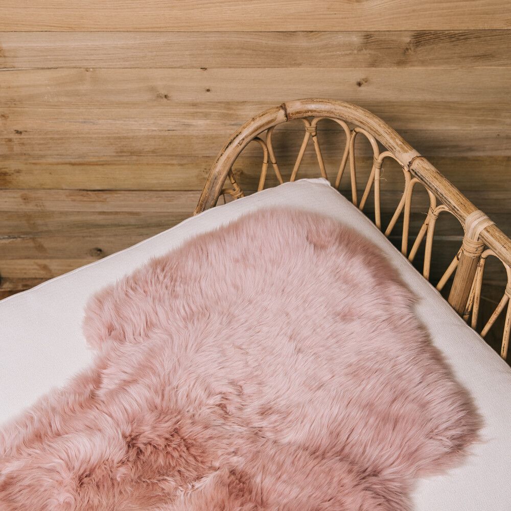 New Zealand Sheepskin | Long Wool | 39 in Rosa