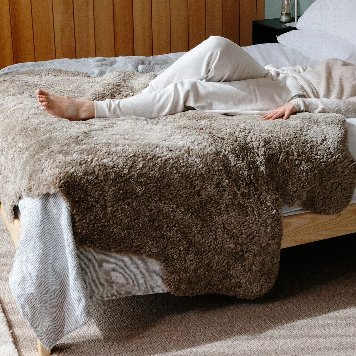 Quadruple Sheepskin Rug | New Zealand | Short Wool Curly Taupe