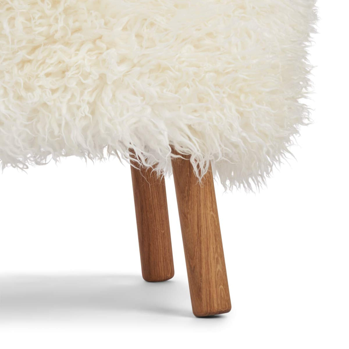 Emily Lounge Chair | Long Wool Snow White / Oak Legs