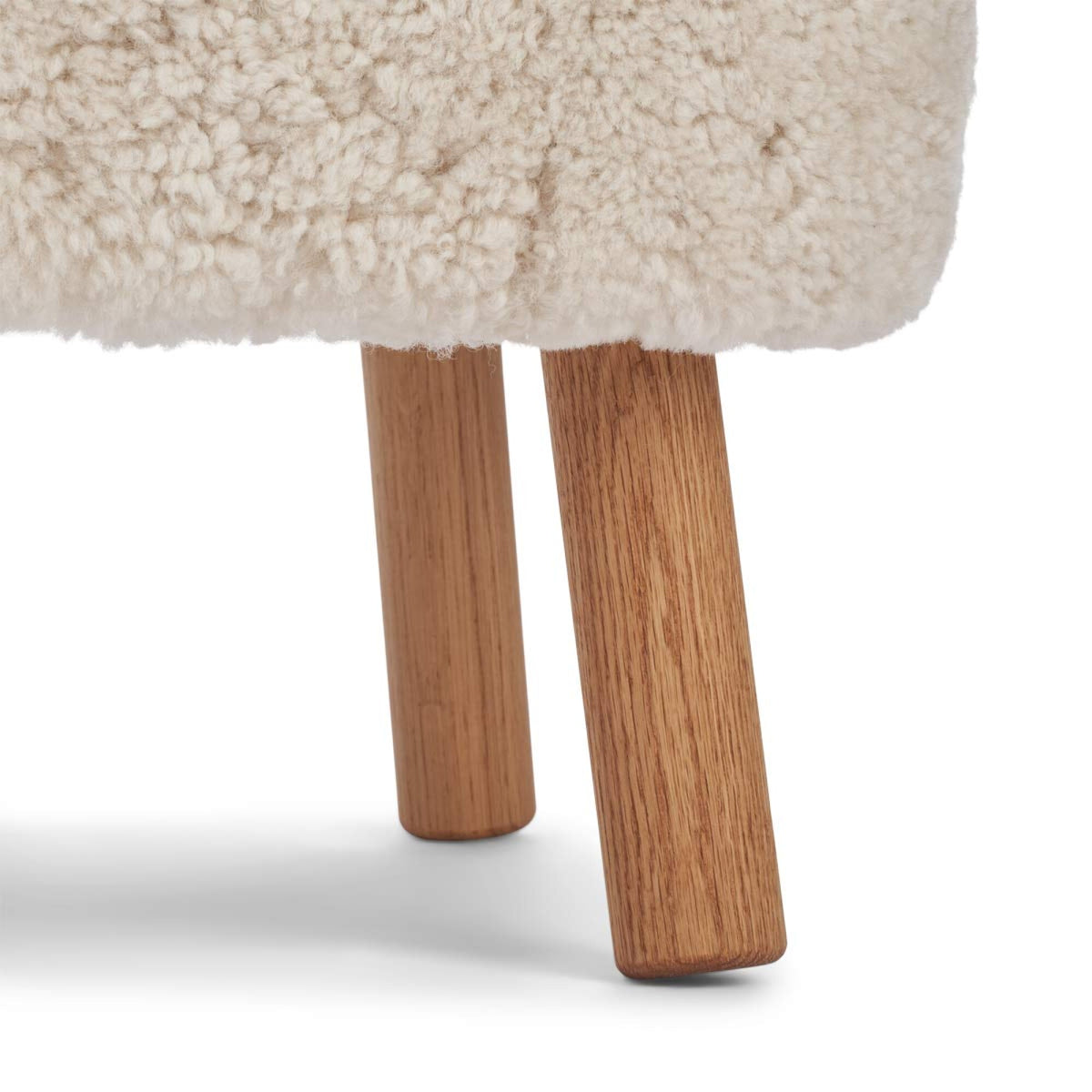 Emily Lounge Chair | Short Wool Pearl / Oak Legs