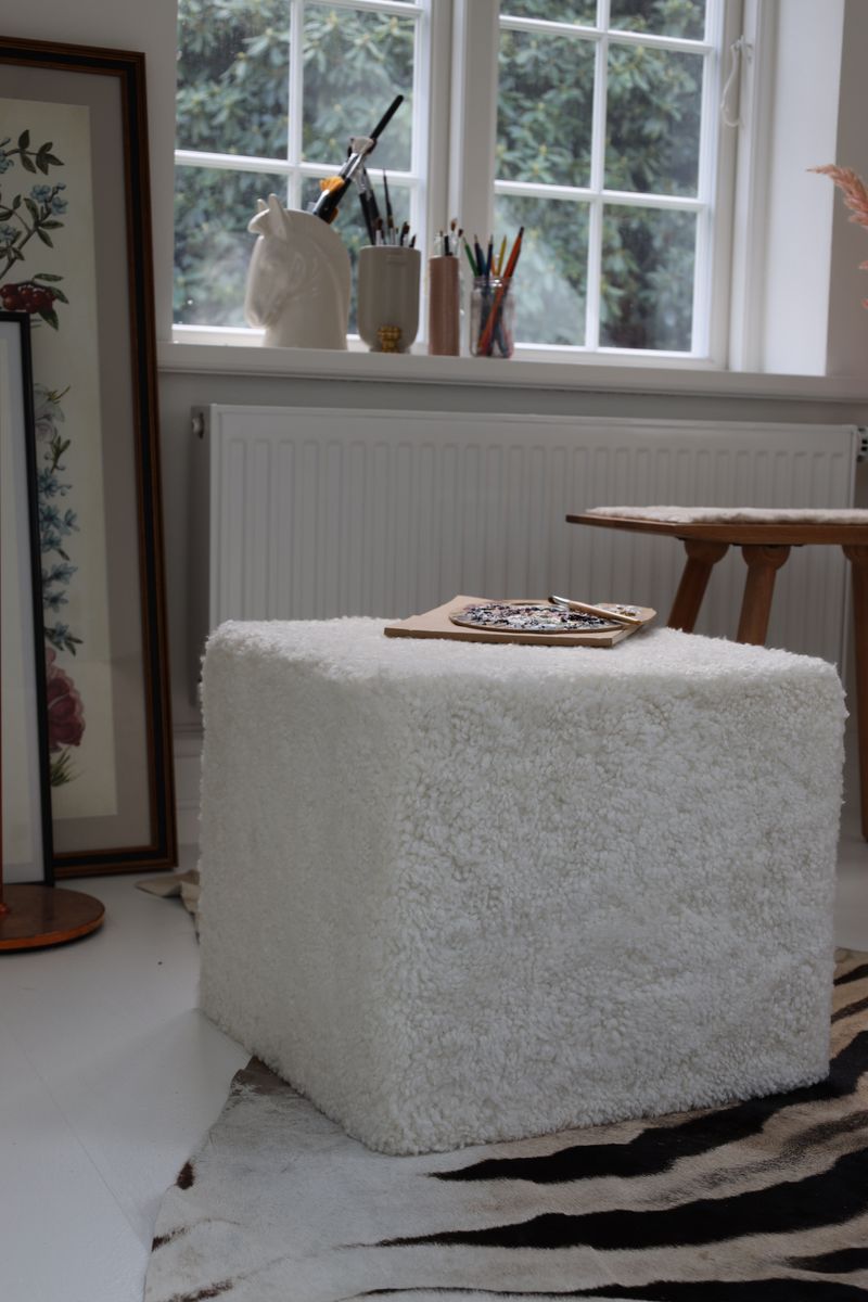 Short Wool Curly Sheepskin Pouf