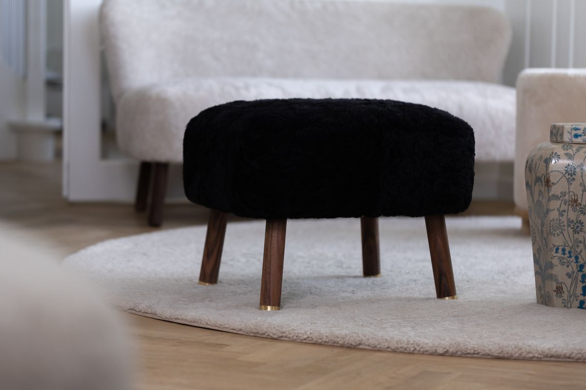 Short Wool Curly Sheepskin Design Rug | D55 in Pearl