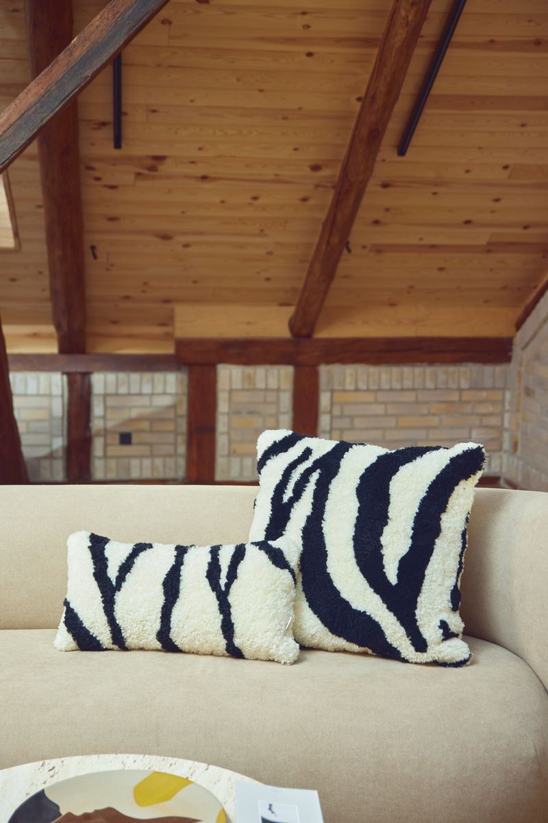 Zebra Cushion | Doublesided | 24x24 in Black/Ivory