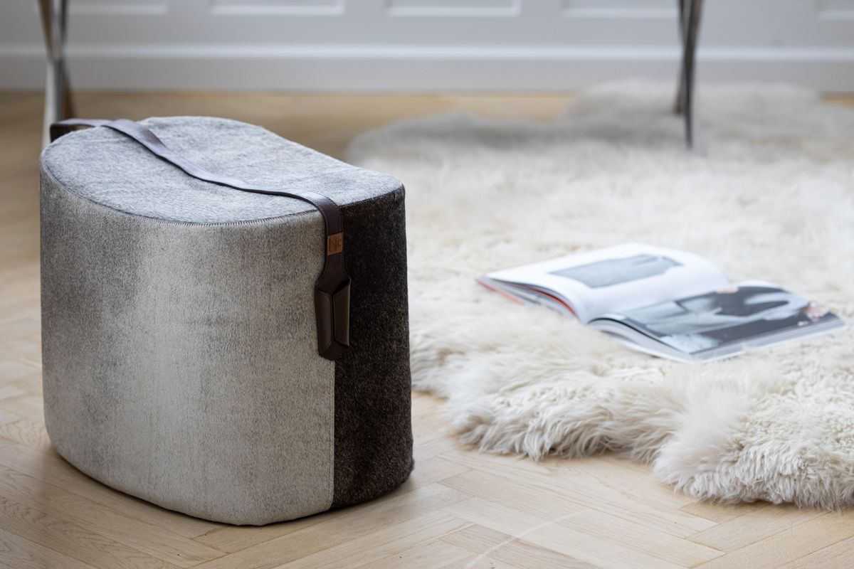 Calf Leather Pouf | Round