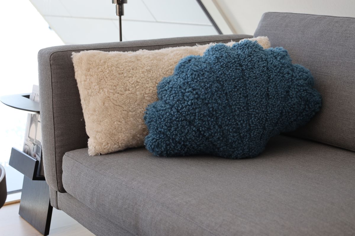 Short-Wool Sheepskin Cushion | Doublesided | SW | 30x60 cm