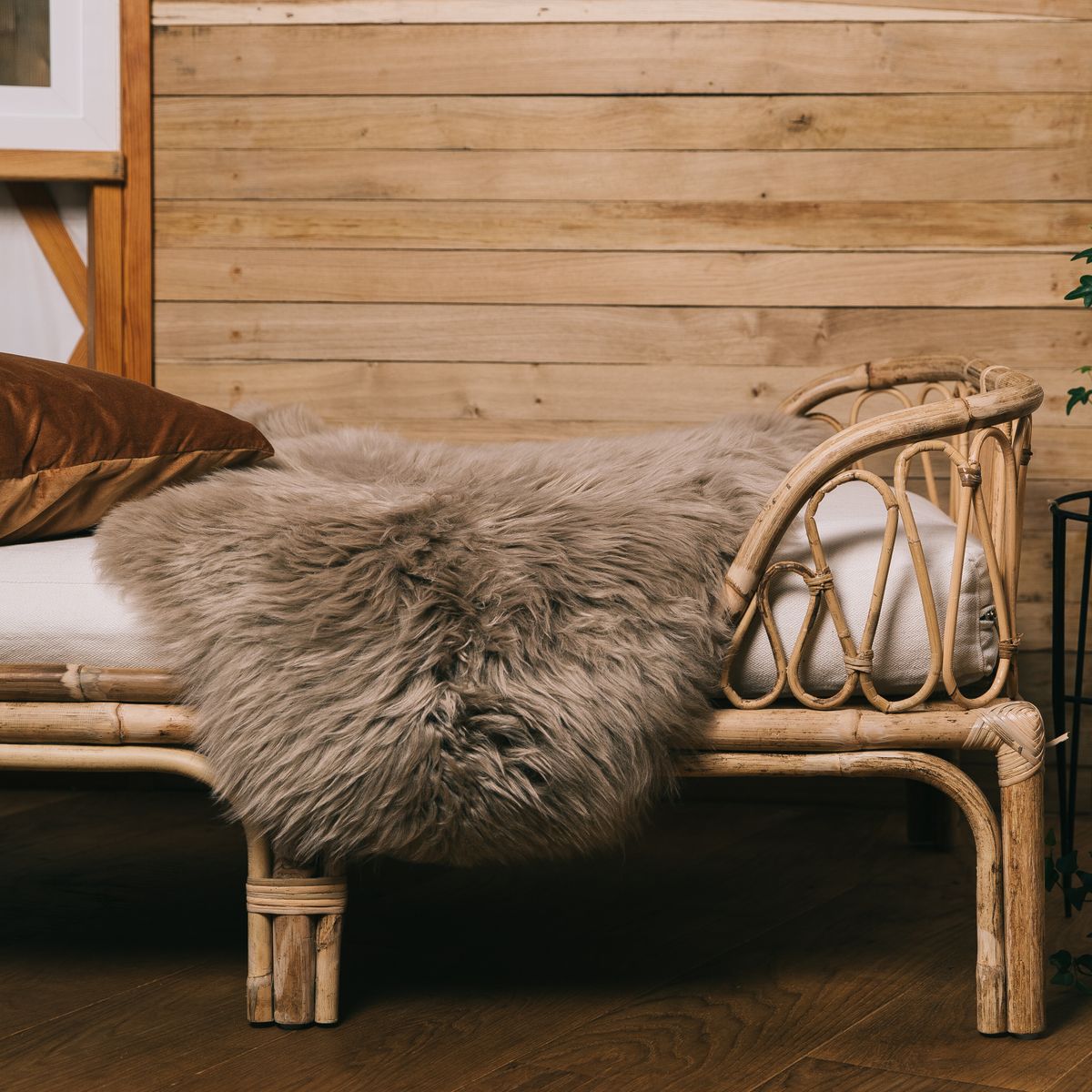 New Zealand Sheepskin | Long Wool | 39 in Taupe