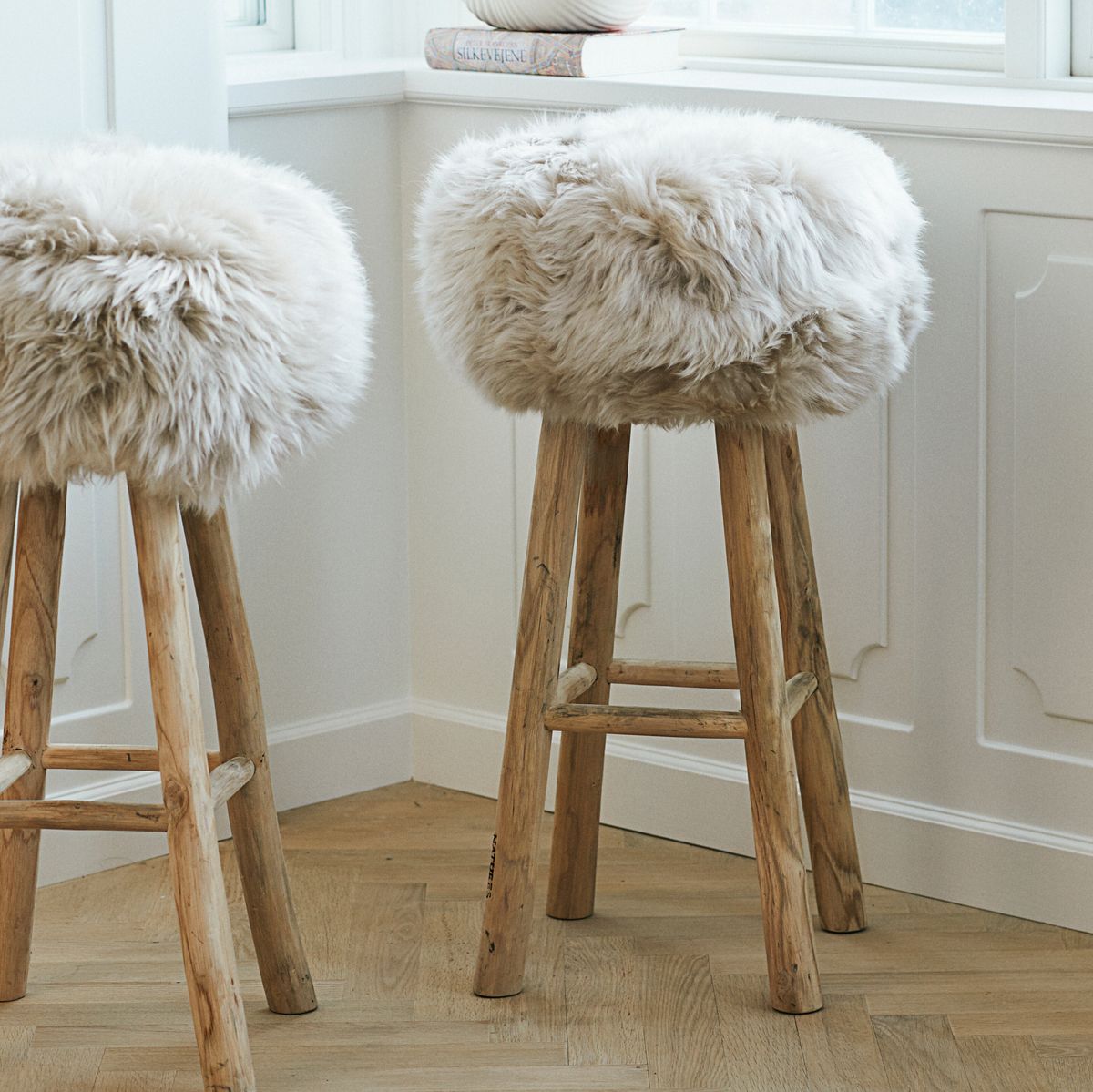 Long Wool Stool Cover Black