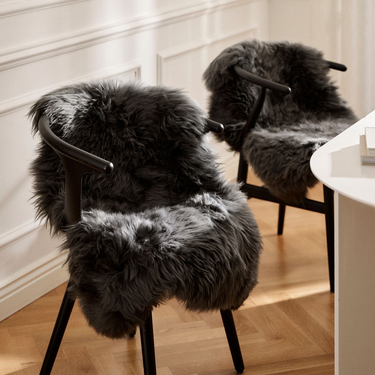 New Zealand Sheepskin | Long Wool | 31 in Black