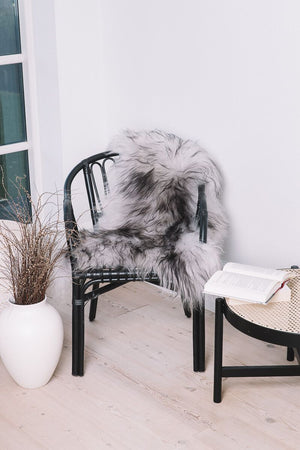 Icelandic Sheepskin | Long Wool | 90-100 cm Silver/Dark Tops