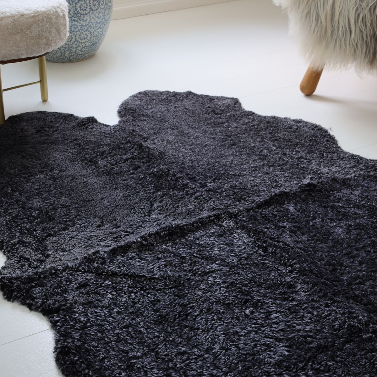 New Zealand Sheepskin | Short Curly Wool | Rug 71x43 in Anthracite