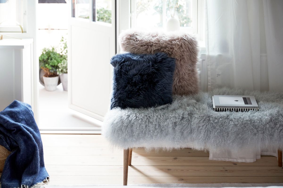 Long-Wool Sheepskin Cushion | Doublesided | New Zealand | 18x18 in Steel