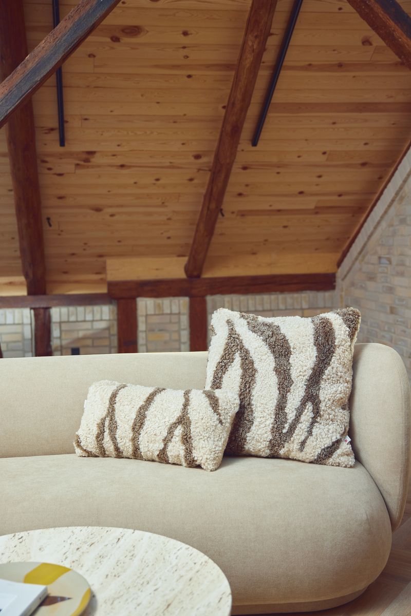 Zebra Cushion | Doublesided | 24x24 in Taupe/Pearl