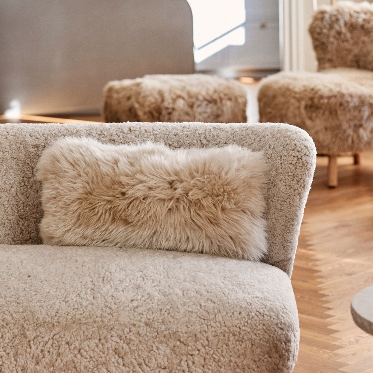 Long-Wool Sheepskin Cushion | 11x22 in Black