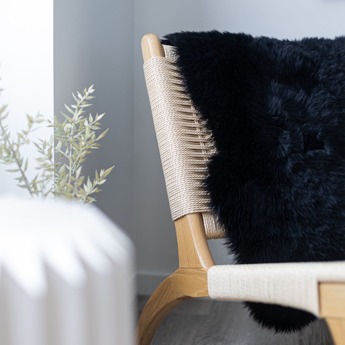 New Zealand Sheepskin | Long Wool | 39 in Black