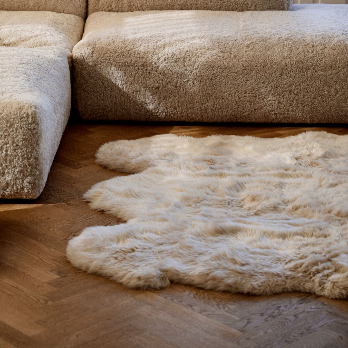 New Zealand Sheepskin | Long Wool | Rug 71x64 in Black