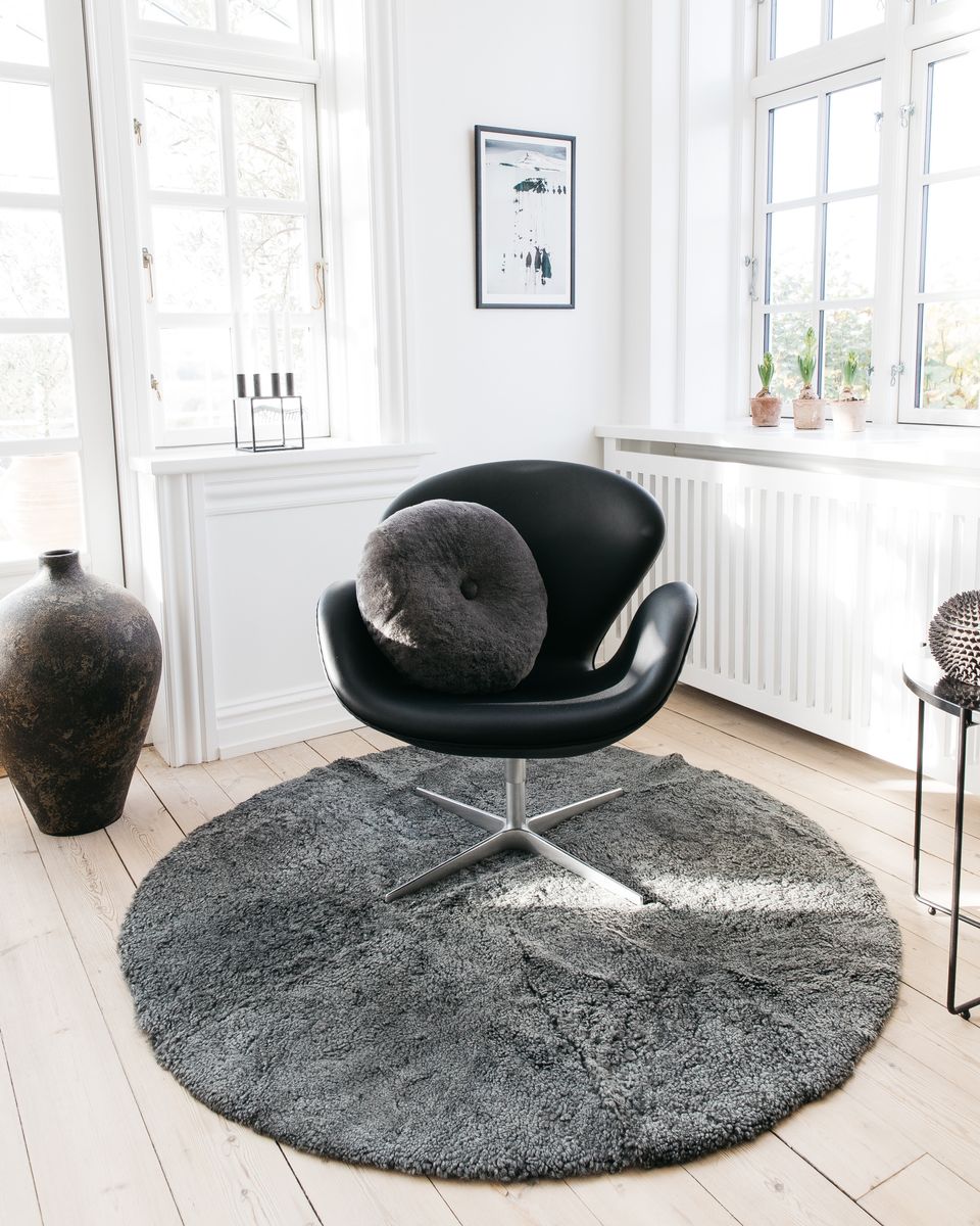 Short Wool Curly Sheepskin Design Rug | ø140 cm