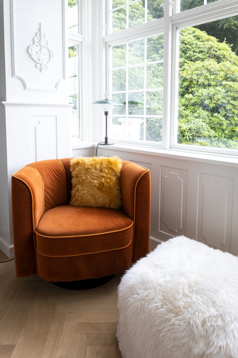 Long Wool Sheepskin Pouf