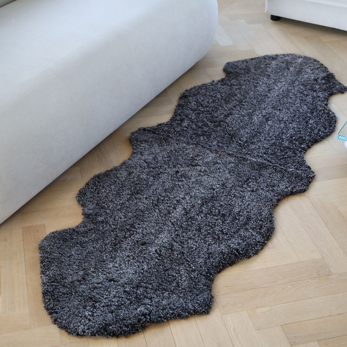 New Zealand Sheepskin | Short Curly Wool | Rug 71x24 in Anthracite