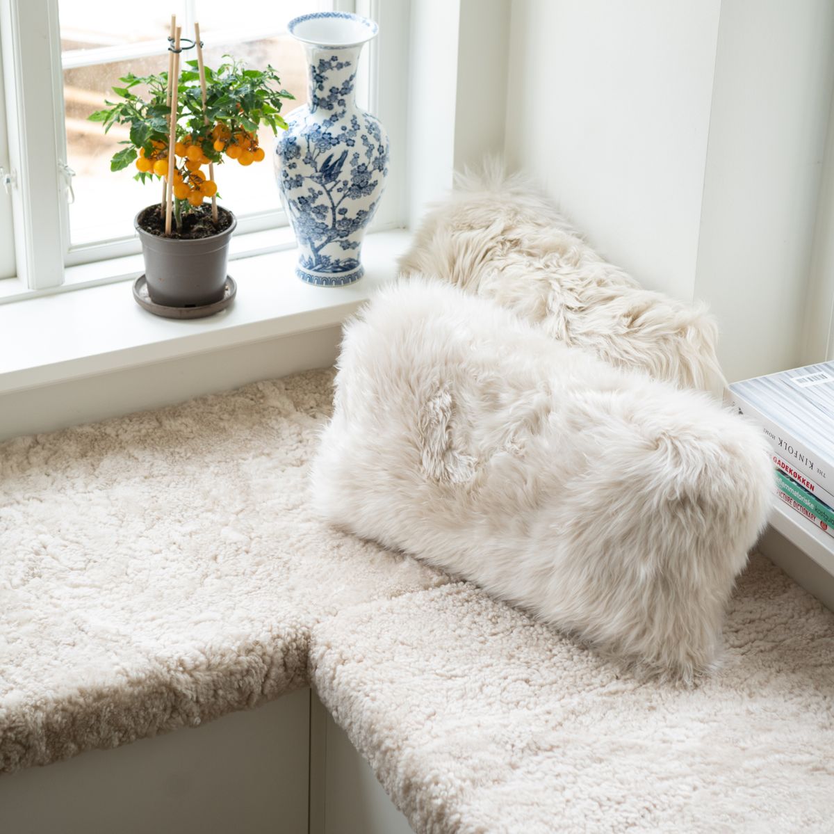 Long-Wool Sheepskin Cushion | 11x22 in Black