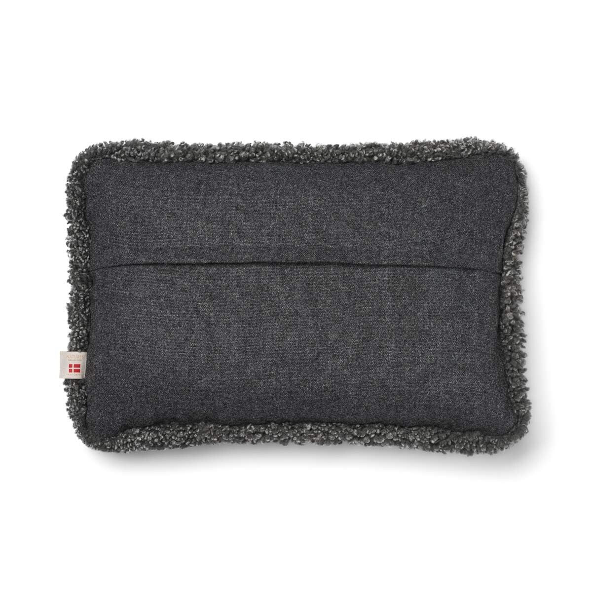 Short-Wool Sheepskin Cushion | SW trim | 34x52 cm Rock/Graphite