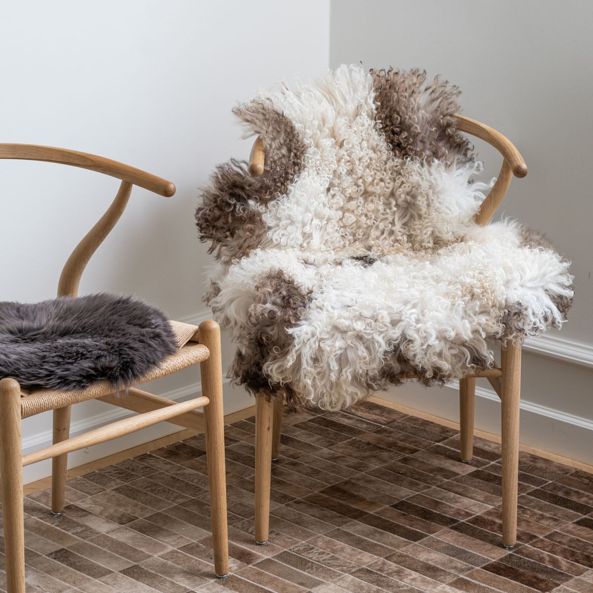 Curly Sheepskin | Austria | Natural Colors | 35 in Blacky