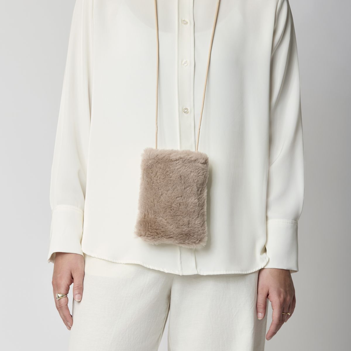 Gwen Phonebag Beige