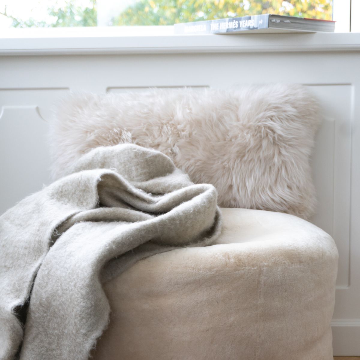 Long-Wool Sheepskin Cushion | 16x24 in Black
