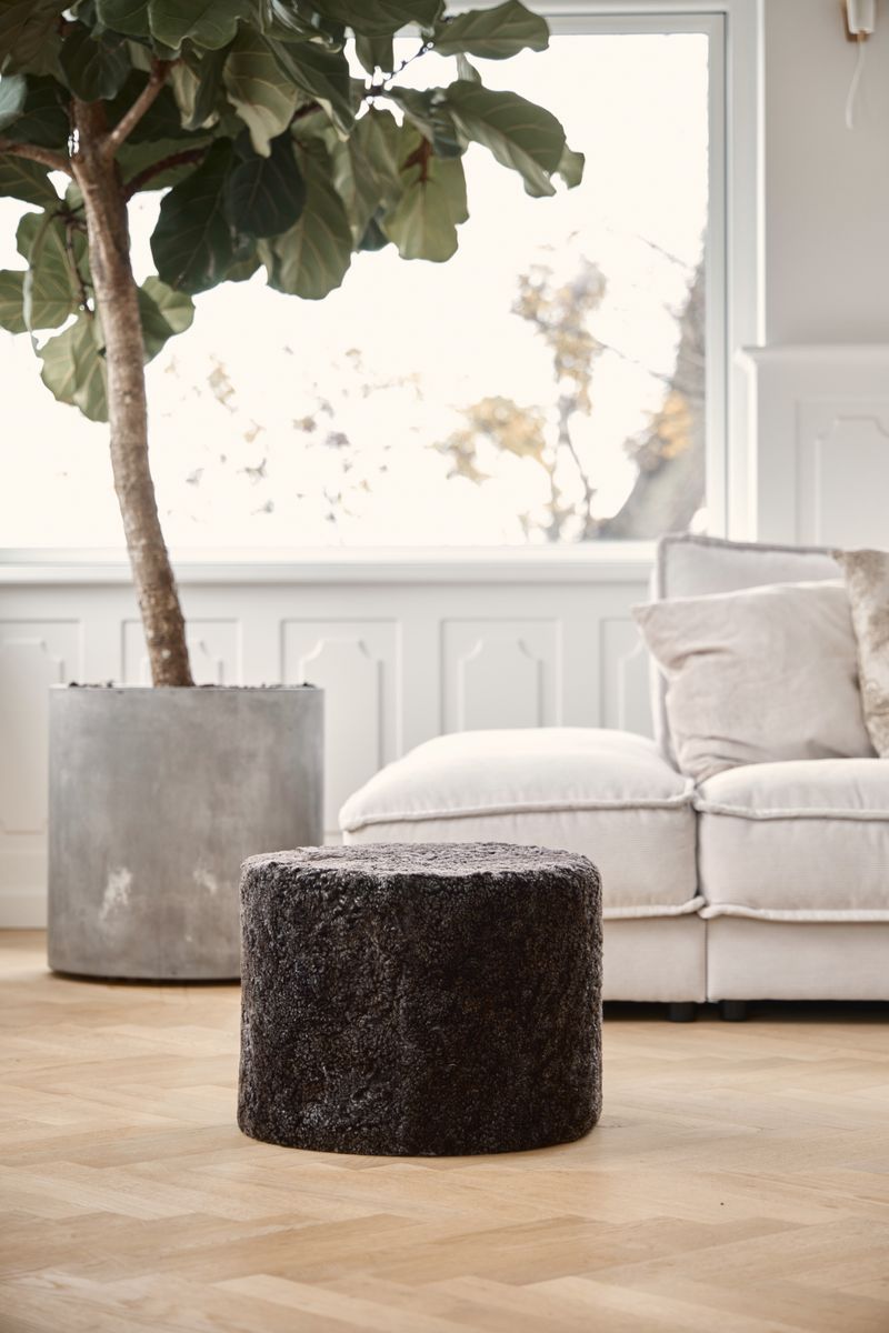 Short Wool Curly Sheepskin Pouf