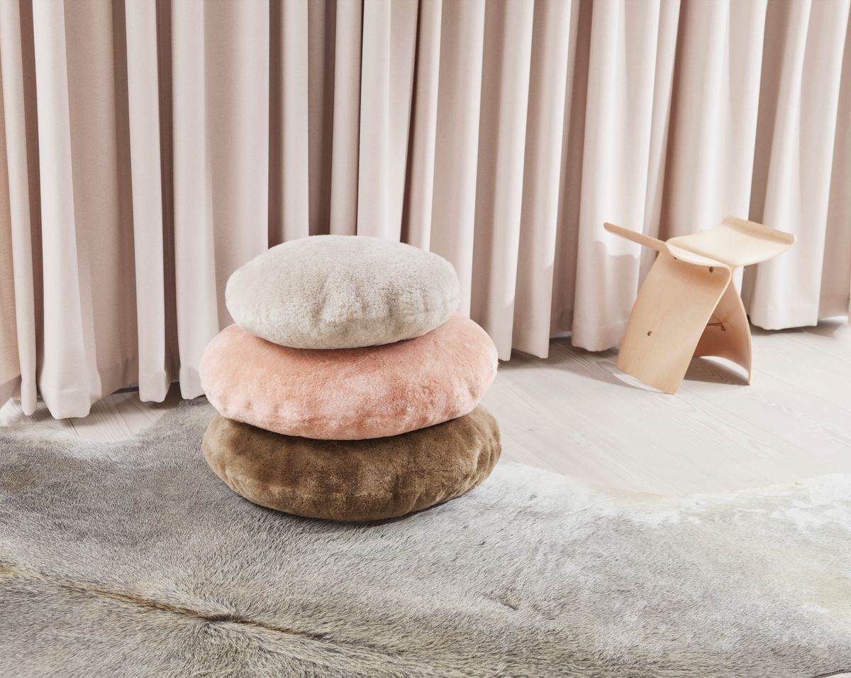 Nordic Velvet Cushion | D18 in | D24 in Grey Sand