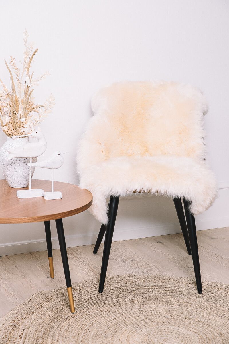Merino Sheepskin Dyed | New Zealand | approx. 35 in Fuchsia