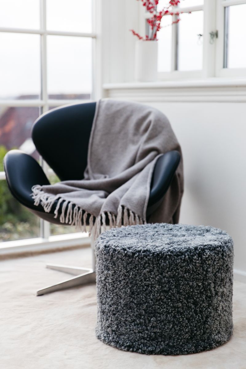 Short Wool Curly Sheepskin Pouf