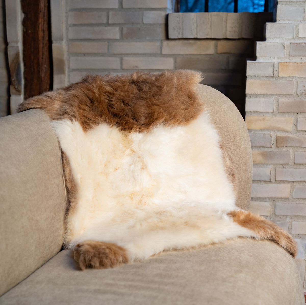 Himalayan Sheepskin | Short Wool | 37 in Dark Spotted
