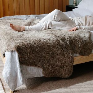 Quadruple Sheepskin Rug | New Zealand | Short Wool Curly Taupe